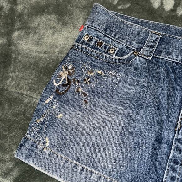 Kali Denim Mini Skirt Women's 13 Blue Embroidered Floral Beaded Y2K Micro Mini - Picture 3 of 9